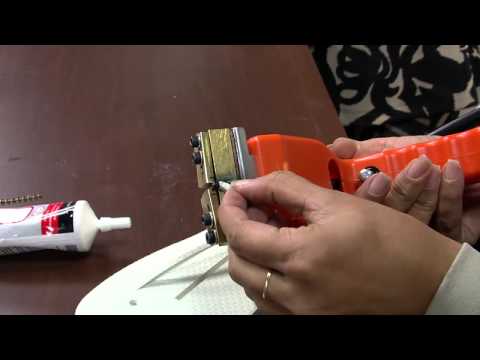 Woman.com 12/05/2015 Andréia Bassan - Customizing flip-flops Part 1/2