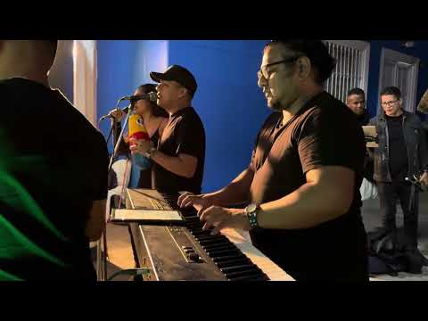 JOSUÉ PARURO - MARYTO Y SU SALSON - DE LA CABESA ALOS PIES (D.R)