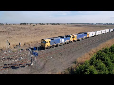 BL33 & G519 With 7902V Mildura Container Train At Gheringhap Loop (14/4/2023) - PoathTV Railways