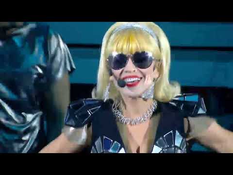 Loredana feat Cabron - Apa I Live @ Concert din Dragoste (Sala Palatului 2012)