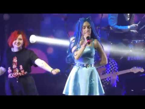 Мэйби Бэйби и Алена Швец - Тамагочи (Космонавт, СПб 04.11.2019)
