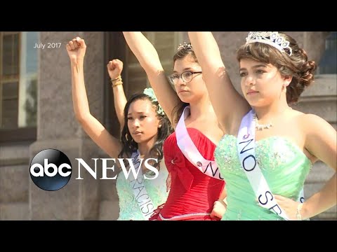 Teen thinks ahead, registering future voters at her quinceanera