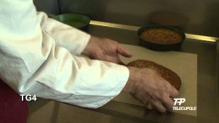 preview picture of video '345 TG HD Confraternita Nocciola - Ricetta Torta - Cortemilia 03-01-2012 .mpg'