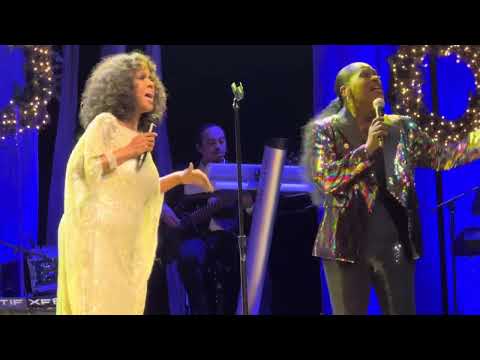 CeCe Winans & Debbie Winans - ending Thankful #ChristmasWithCeCeWinansTour Reading PA 2024