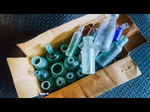Unboxing Antique Bottles (A gift from my scuba diving Dad)