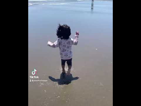 Vihana loves the beach !