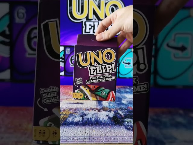 Vídeo relacionado con UNO Flip - Juego de Cartas Familiar - 112 Cartas Doble Cara - Fomenta la Estrategia - Versión Competitiva - Regalo para Niños de 7+ Años y Adultos, GDR44