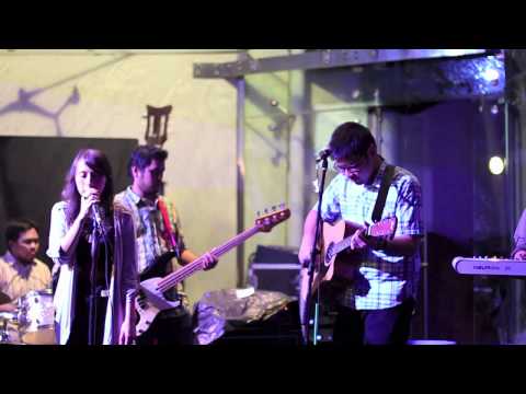 Funny Little Dream (Live at Rotasi 99ers) - it must been you