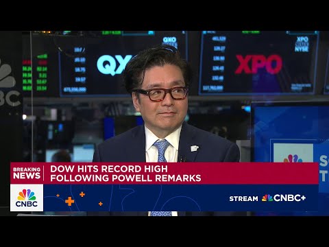 Fundstrat's Tom Lee: Dovish Fed is a green light for equities, small caps