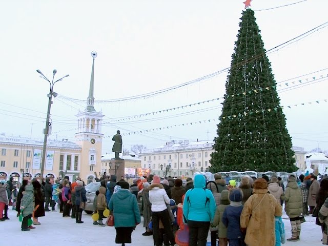 Открылись городские ёлки