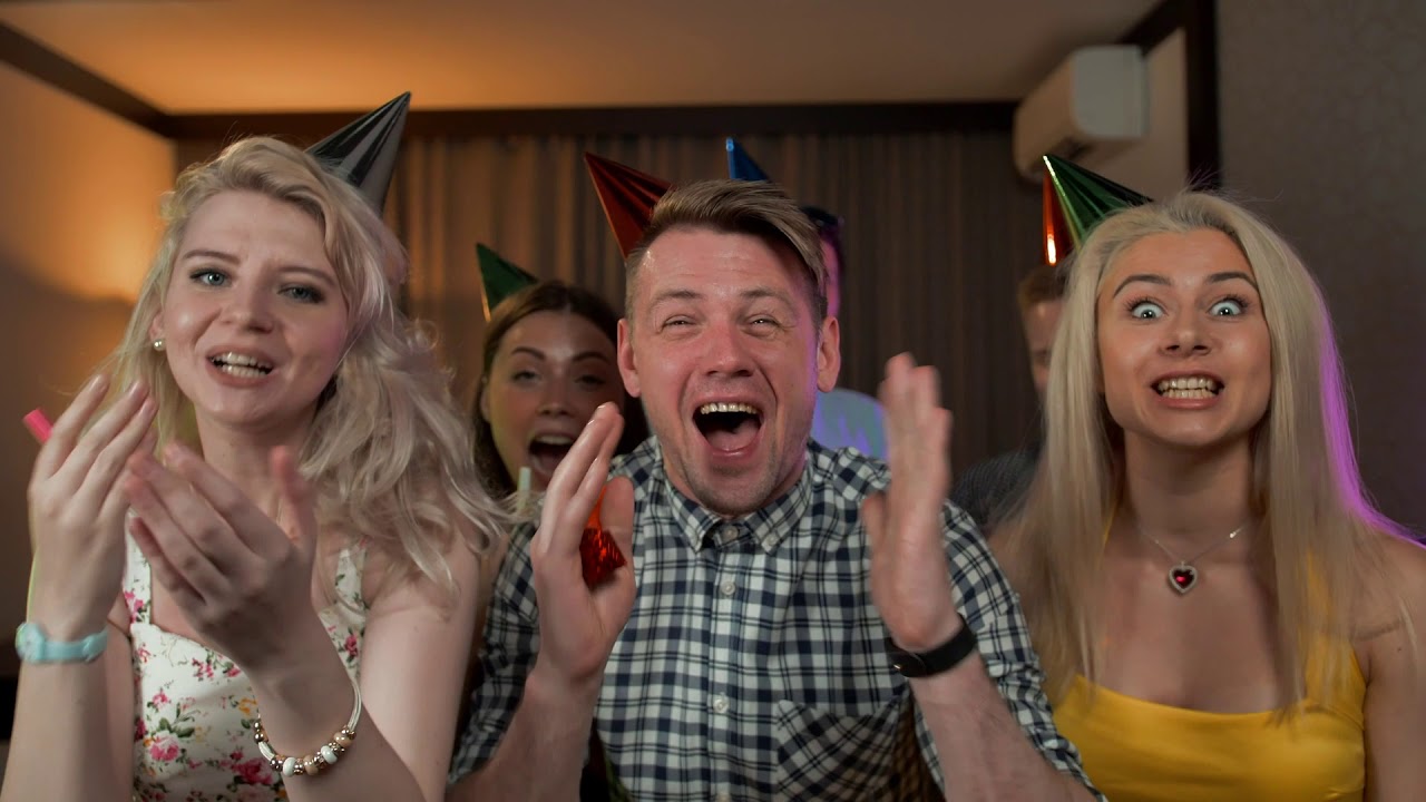 Uhura feat. FarishaMusic - Zombie