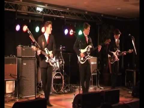 The Foot Tappers  play Shadoogie in concert