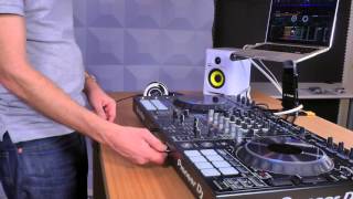 Native Instruments Traktor Kontrol S2 MK3 - відео 1