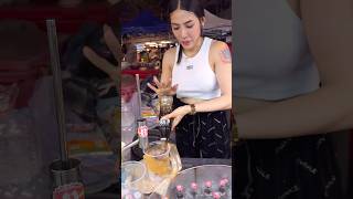 Download lagu Beautiful Thai Lady Selling Coca-Cola Slushy - Thai Street Food mp3