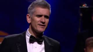 A su TV: Fly me to the moon - Curtis Stigers con la Danish Radio Big Band