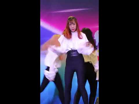 [ Fancam ] Smile K-GIRLS cover Chuu LOONA - Butterfly