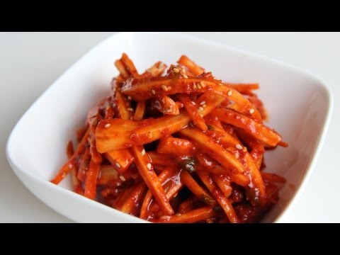 Dorajimuchim (Spicy bellflower root: 도라지무침)