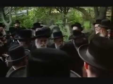 Previous Vizhnitzer Rebbe zt"l at Tziyun of Reb Mendele M'Vizhnitz