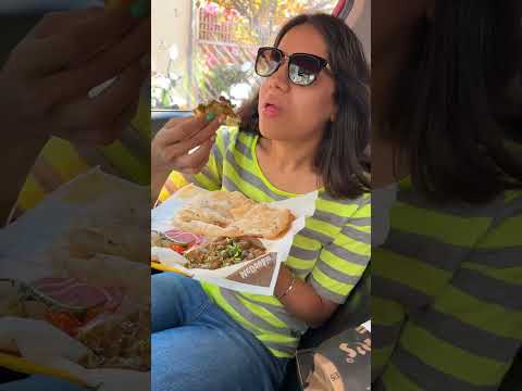 Cheap V/S Expensive Chole Bhature Review 😍 | Rs 50 V/S Rs 300 Chole Bhature | @sosaute