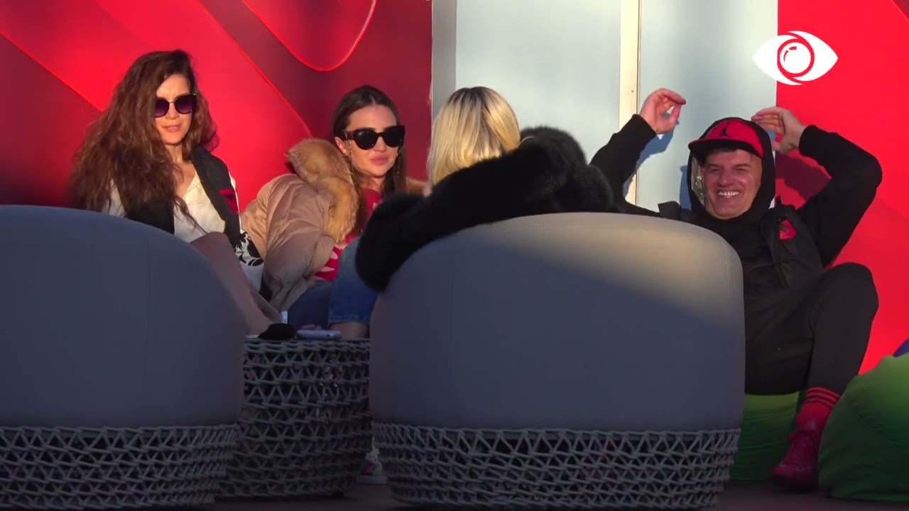 Bledi bisedon me Kiarën për Valbonën: E putha te krevati!