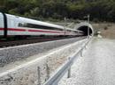ICE 1 at 250 kmh / 155 mph honking in tunnel