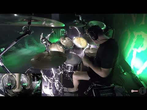 Baterista do Cannibal Corpse quebra tudo (descalço) em "A Skull Full Of Maggots"