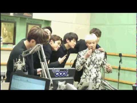 131129 Sukira - Ryeowook & FT Island photo taking