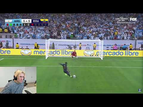 xQc Reacts to Emi Dibu Martinez Penalty Dance (Argentina vs Ecuador )