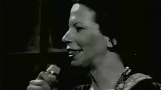 Nana Caymmi canta &quot;Atrás da Porta&quot; (Francis Hime e Chico Buarque) 1974