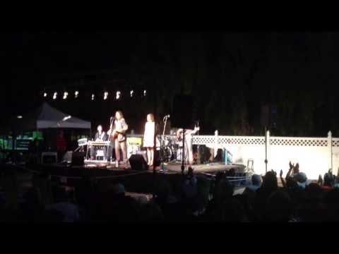Holly Palmer & Tony Suraci perform 
