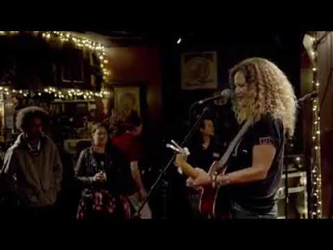 Sacramento, CA Live Performance | Alana Davis