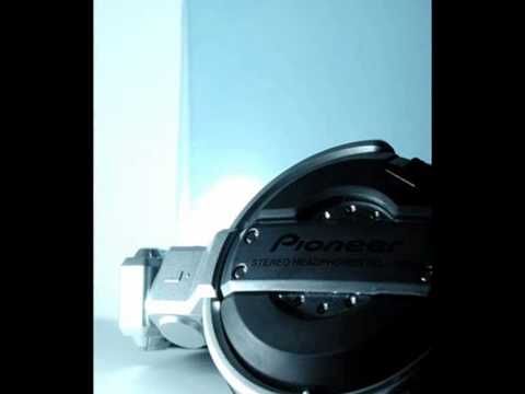 DJOLTi - T3cH Gr0oVe (Original Mix)