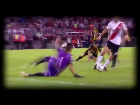 Tremendo gol de Scocco dejando 6 rivales en el camino (Costa Febre)