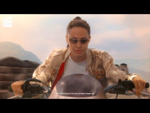 Lara Croft Tomb Raider: The Cradle of Life: Great Wall by motorcycle (HD CLIP)