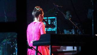Sara Bareilles - Bluebird (at the Hollywood Palladium 12/9/11)