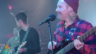 Amazing Apples - Driving My Life Away (Eddie Rabbitt)