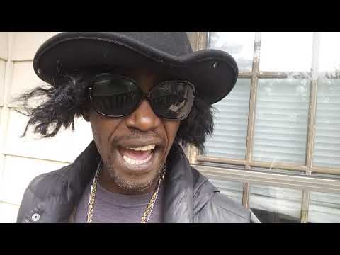 🤒🚬🚬🚬🚬🚬💭💭💭🤔 Beenie Man Batman tell Batman to stop be bad mine. Don't make no sense