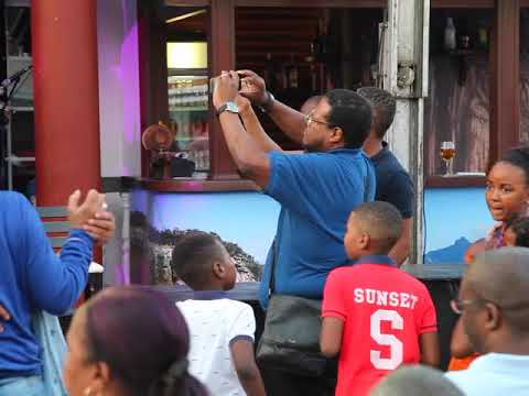 Aniversário da Banda Maravilha, 25 anos- Meu amor da rua 11, Yola Semedo Feat. Moreira Filho