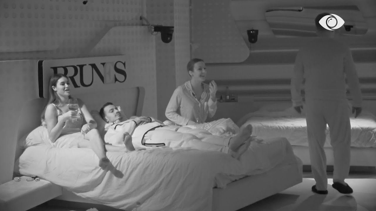 “A e skuq mishin e thatë, apo e ha krudo?”/ Vijon debati Juela-Baby G