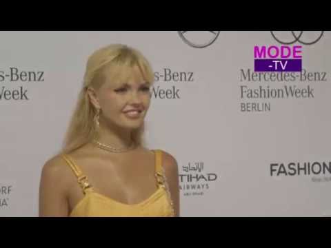 Riani Spring/Summer 2017 – In  love we trust