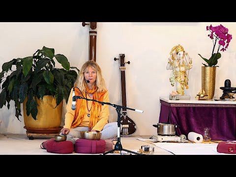 Yogastunde "Herzöffnend" Mittelstufe mit Sharima - Yoga Vidya Grundreihe Live 16:15 - 01.10.2020