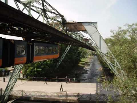 Wuppertaler Schwebebahnhof Oberbarmen am 04.06.2011