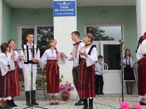 "Roată  , roată,  măi  flăcăi "