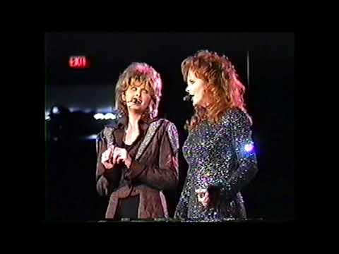 Does He Love You? - Reba McEntire and Linda Davis 1996