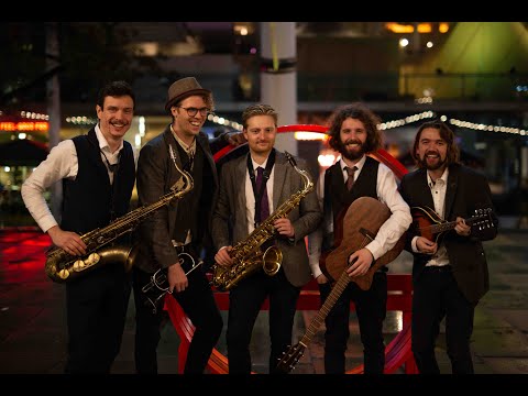 The Quarters Roaming Band | London Roaming Band | Available from RicherMusic.co.uk