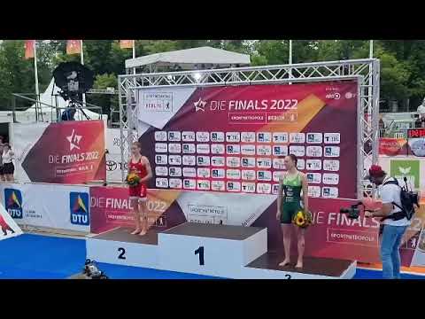 Siegerehrung DM mit Laura & Nina￼