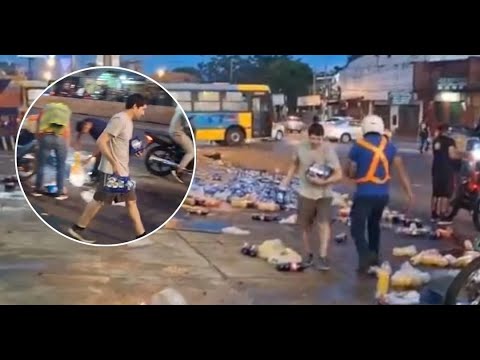 Vuelco de camión cargado con bebidas en Fernando de la Mora