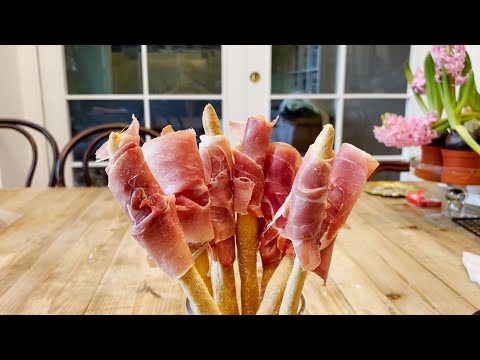 Facciamo insieme i grissini stirati della tradizione