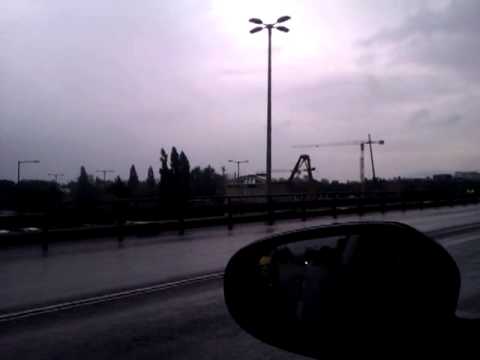 Bontják az Albert Stadion székházát