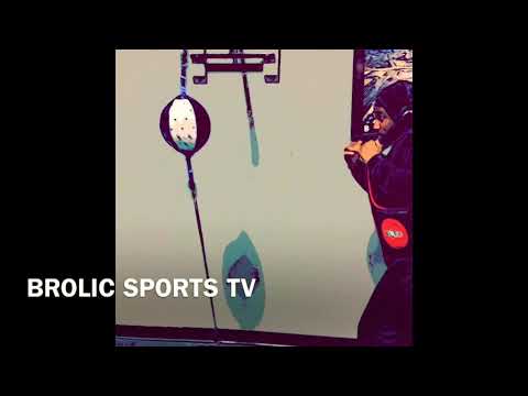 Teaching ways to work the (Double End Bag).